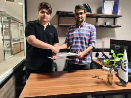 عقد قرارداد سئو (SEO) بین نمایندگان دو هسته‌ی نوآور مستقر در مرکز نوآوری دانشگاه