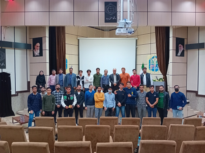 «کارگاه «ایده پردازی و خلاقیت» مربوط به رویداد استارتاپی «خشت اول» برگزار شد»